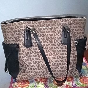 Michael Kors Voyager Tote